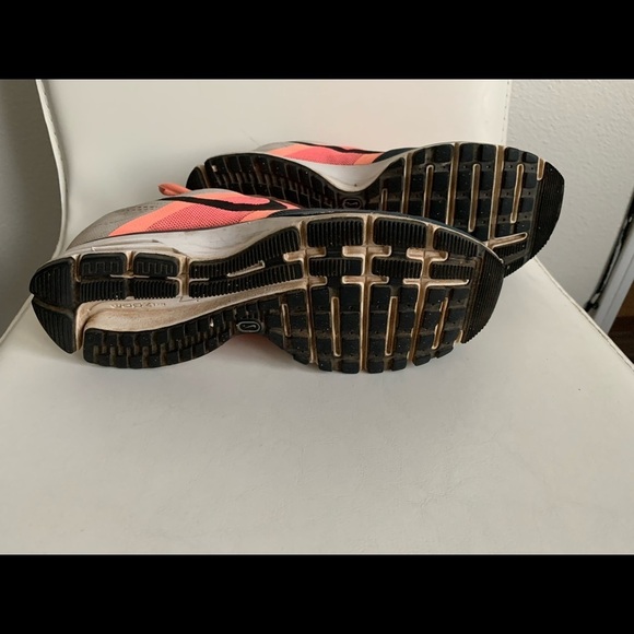 Nike Shoes - Picture 6 of 8